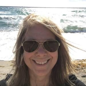 Meet your Posher, Monica